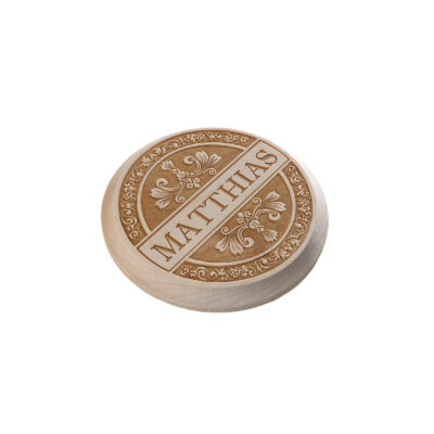 Krugdeckel aus Holz mit Gravur